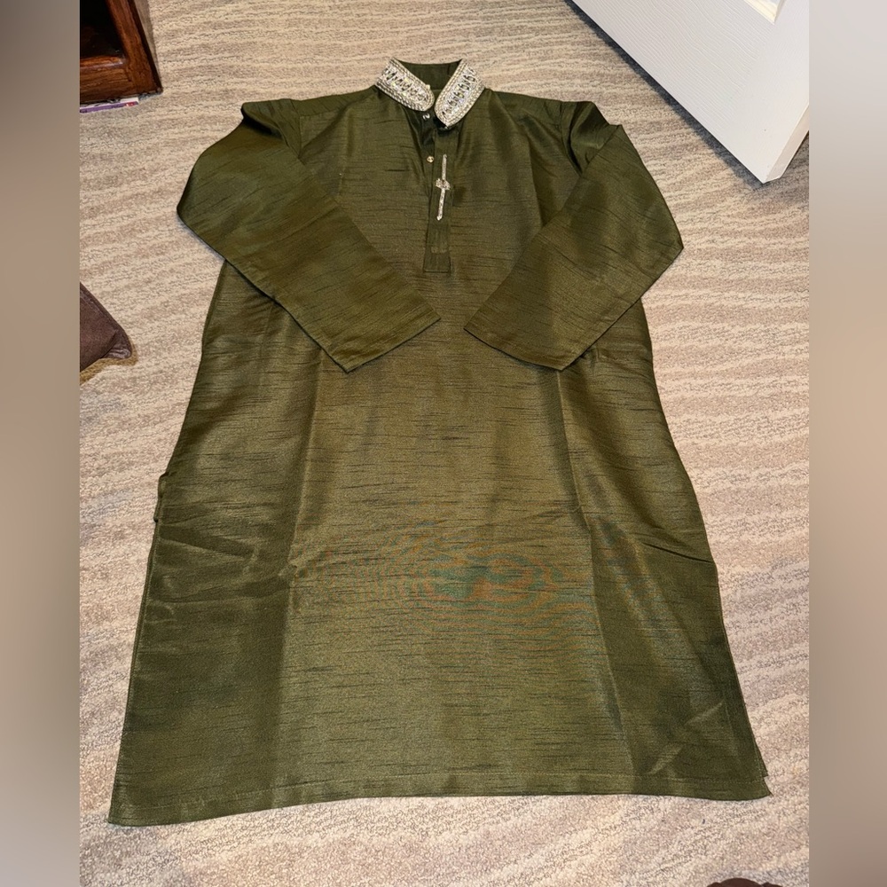 Men’s brand new Indian desi Pakistani traditional Kurta size medium 1 pc green
